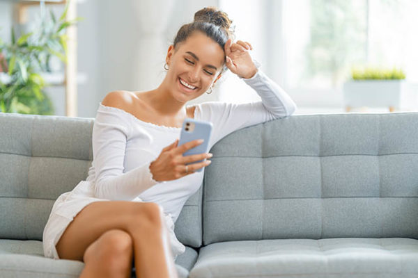 Zoom Dating Tips: How to Look Your Best on a Virtual Date - Uptown Girl