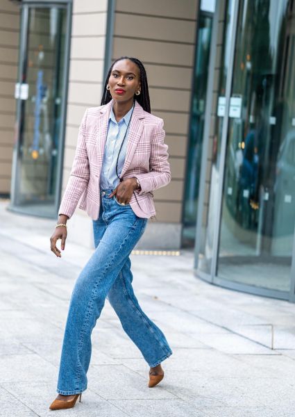 25 Classy Casual Friday Work Outfits for Fall 2022 - Uptown Girl