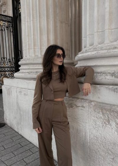 25 Chic Monochromatic Fall Outfits To Wear In 2023 - Uptown Girl