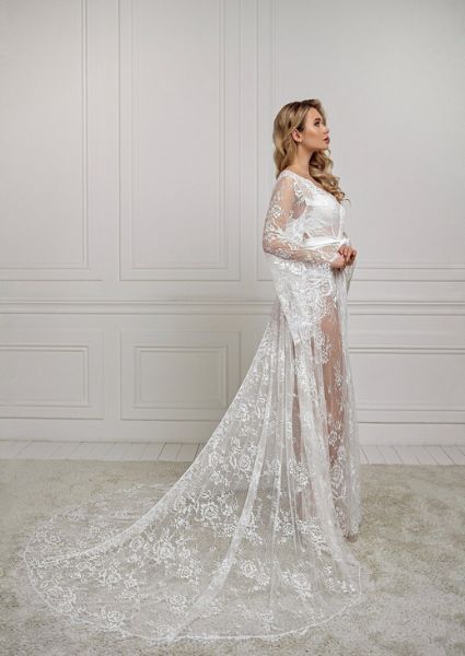 24 Long Bridal Robes That Will Make You Feel Like a Goddess - Uptown Girl