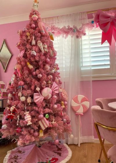 Pink Christmas Tree Ideas 10 400x565 