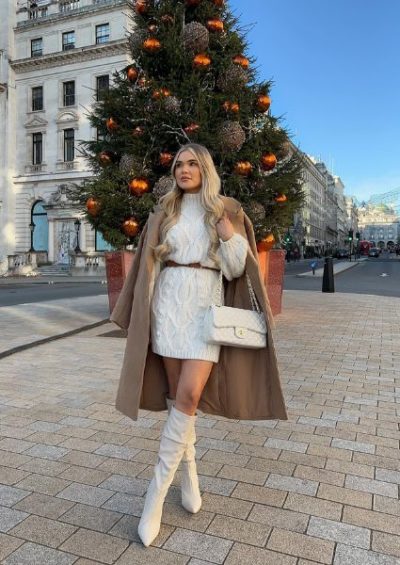 25 Christmas Outfits That Will Make You Look Fun and Festive in 2023 ...