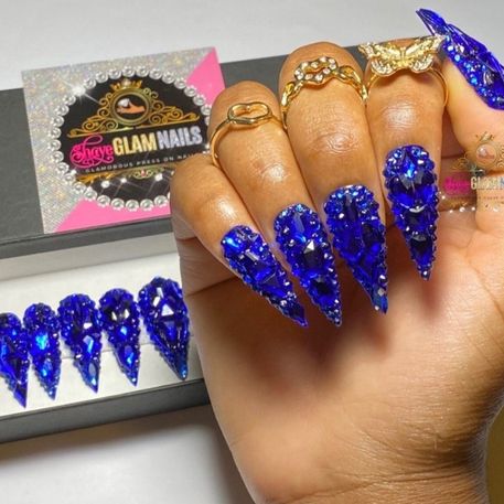 28 Glamorous Rhinestone Nail Designs for a Blingy Manicure - Uptown Girl