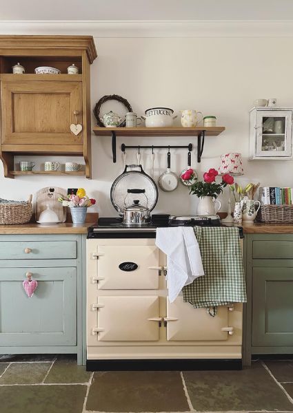 Step Back in Time With These Enchanting Cottagecore Kitchen Ideas ...