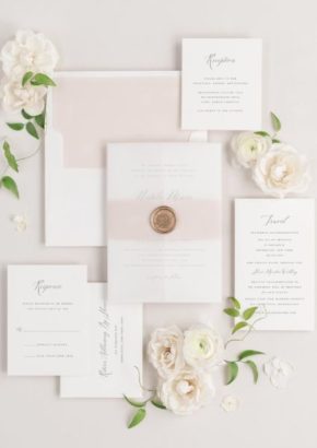 30 Elegant Wedding Invitations That Will Wow Your Guests - Uptown Girl