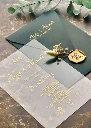 30 Elegant Wedding Invitations That Will Wow Your Guests - Uptown Girl