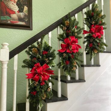 27 Stunning Christmas Staircase Decor Ideas You Need to Try Now ...