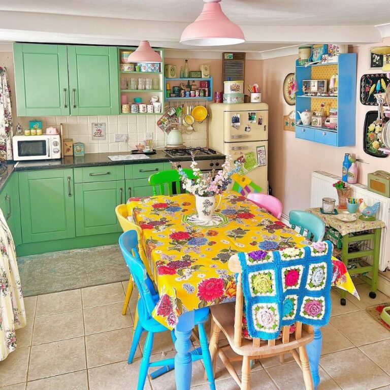 kitschy-kitchen-ideas-768x768.jpg